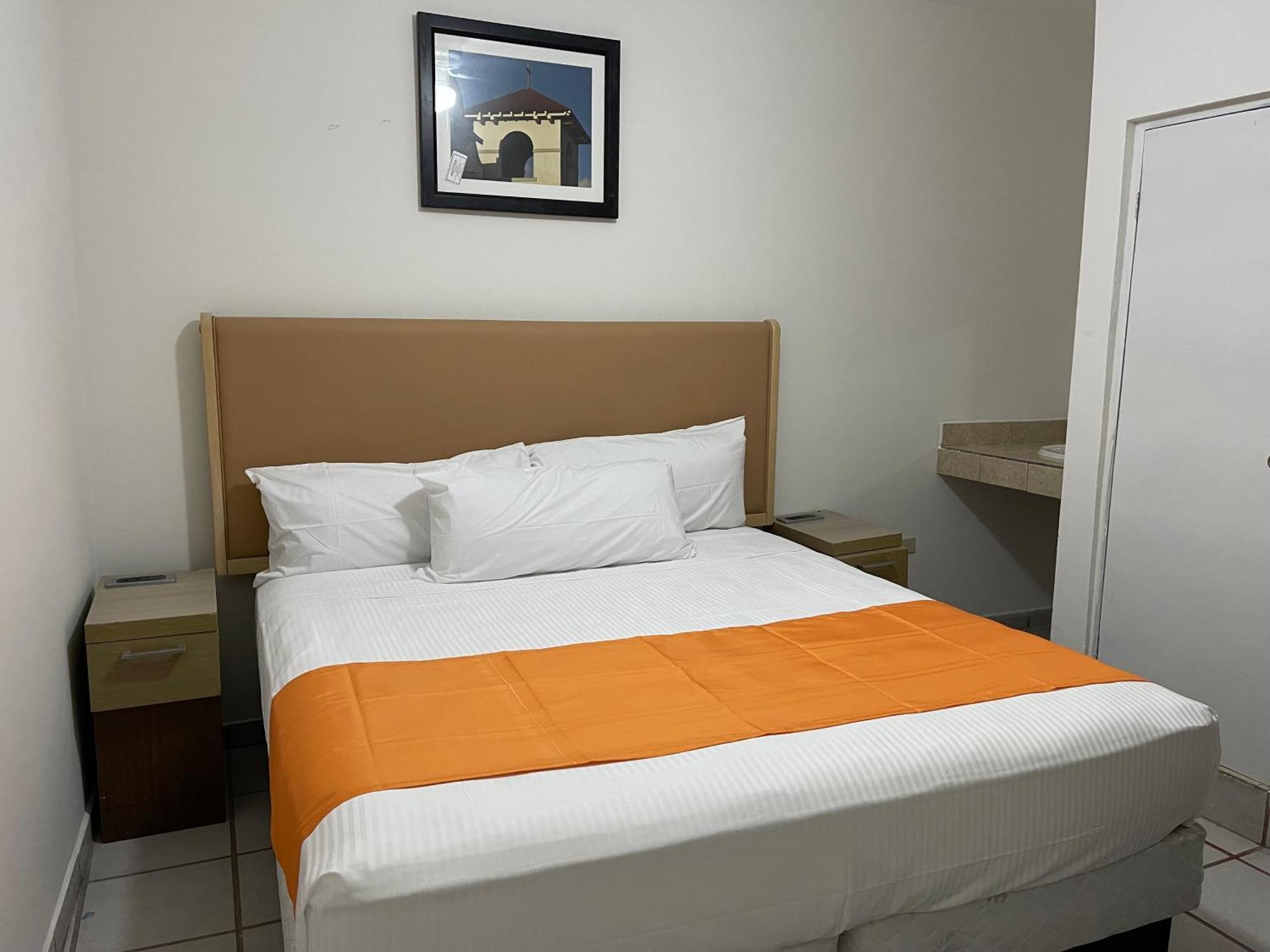 Hotel Las Palmas Ла Пас Екстериор снимка