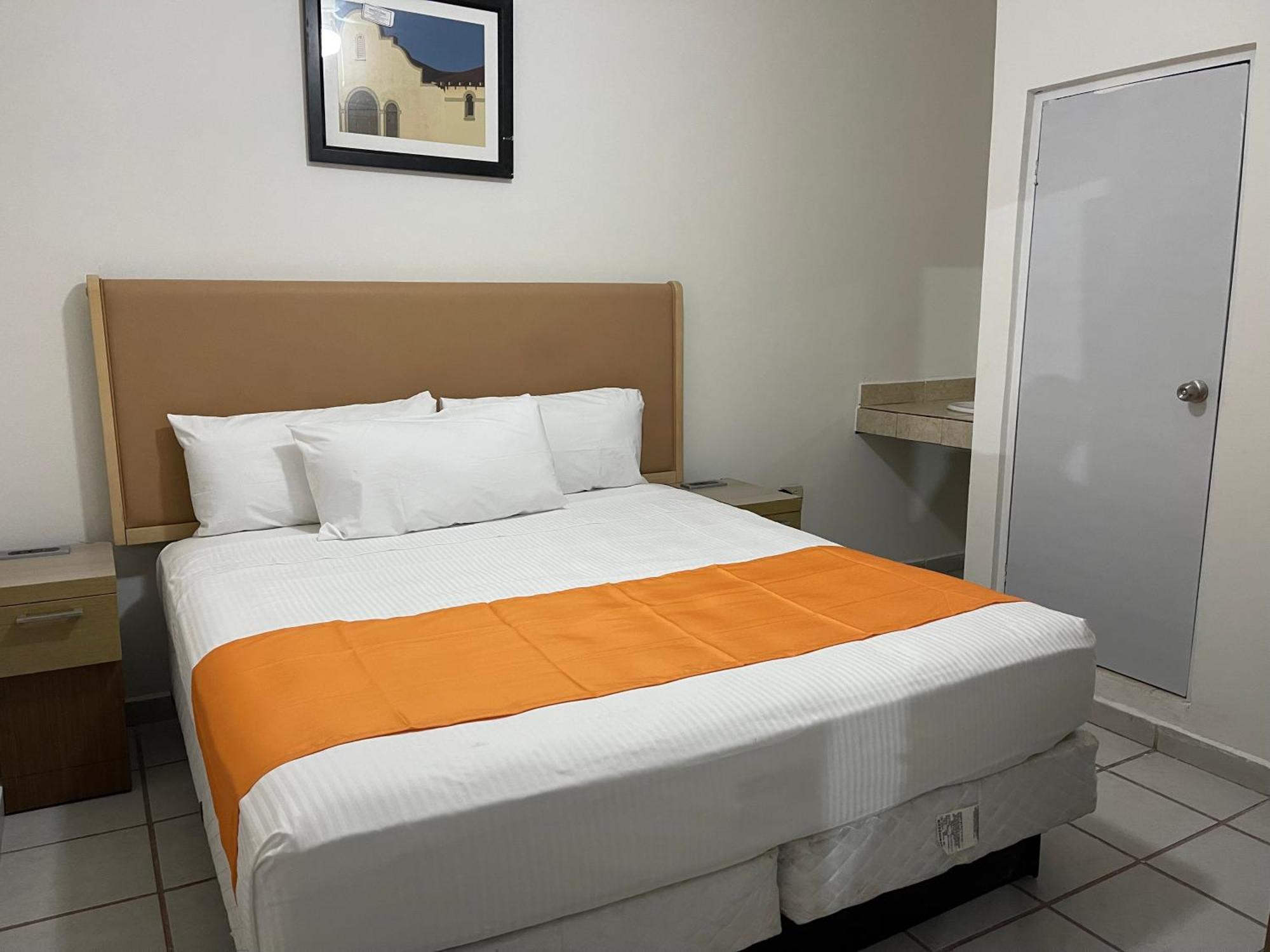Hotel Las Palmas Ла Пас Екстериор снимка