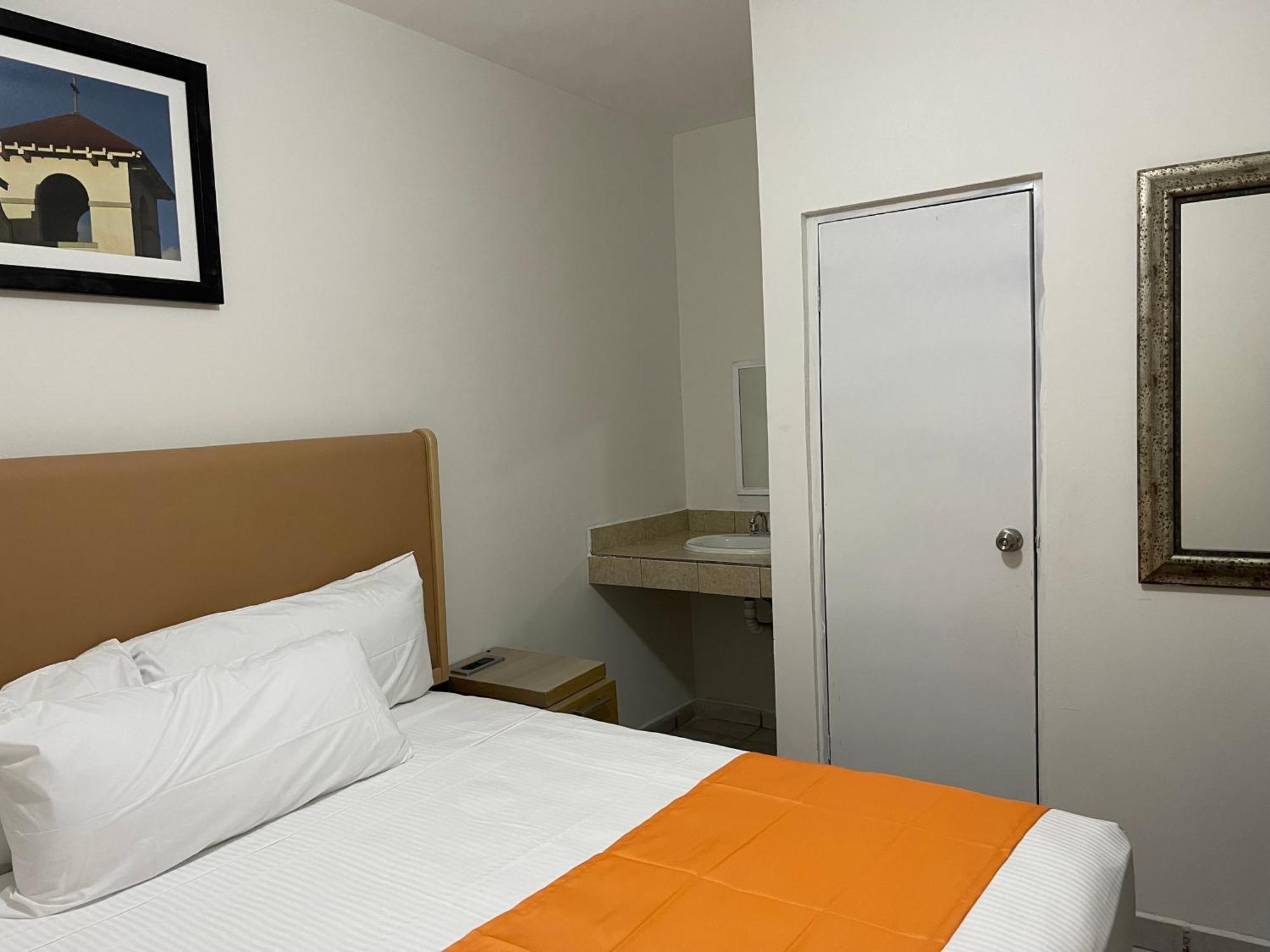 Hotel Las Palmas Ла Пас Екстериор снимка