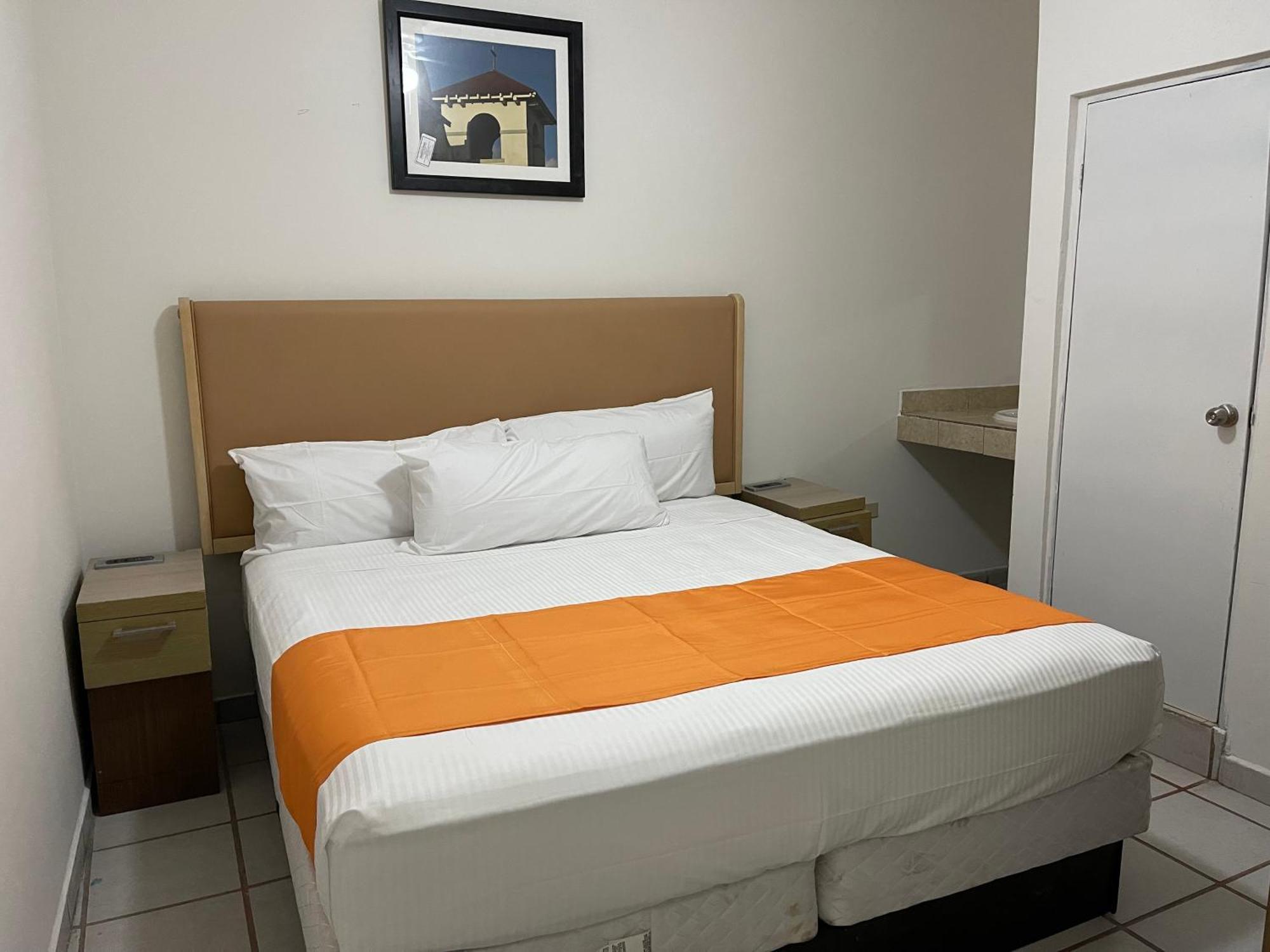 Hotel Las Palmas Ла Пас Екстериор снимка
