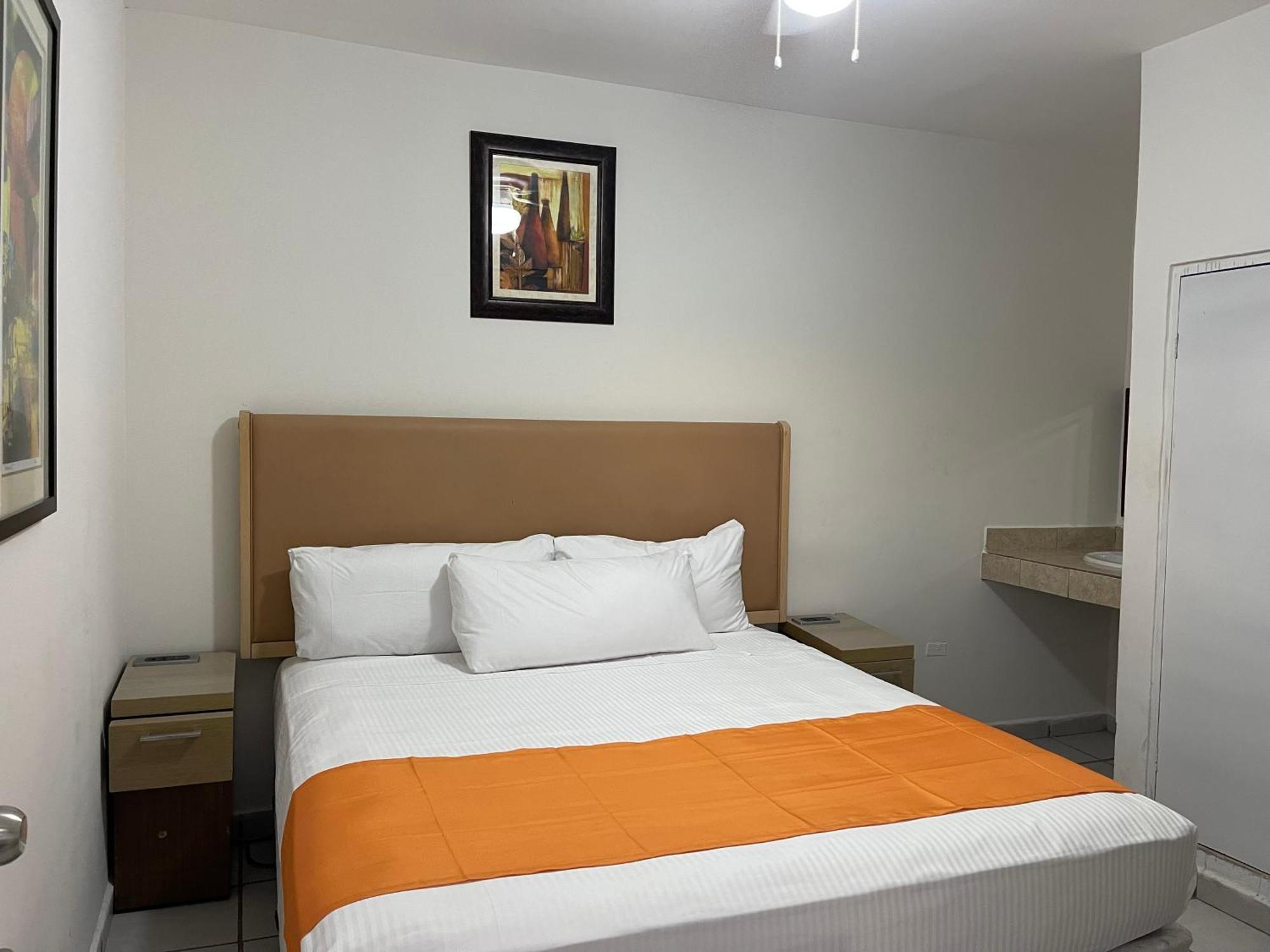 Hotel Las Palmas Ла Пас Екстериор снимка