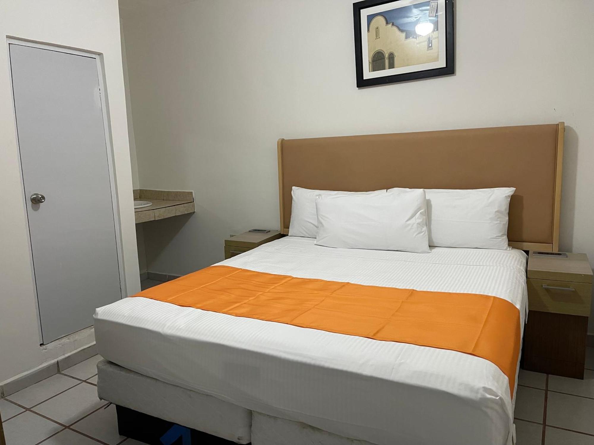 Hotel Las Palmas Ла Пас Екстериор снимка