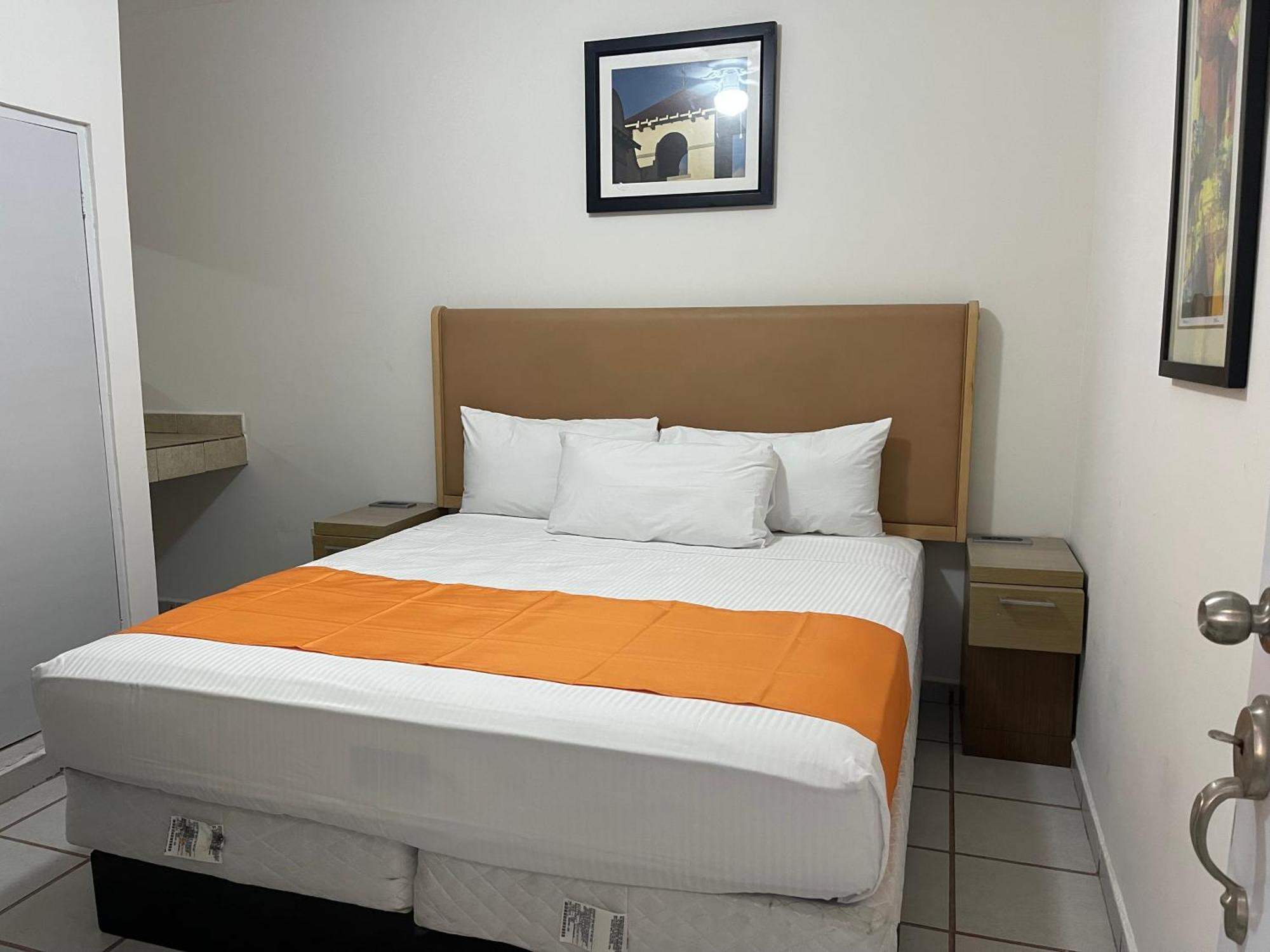 Hotel Las Palmas Ла Пас Екстериор снимка