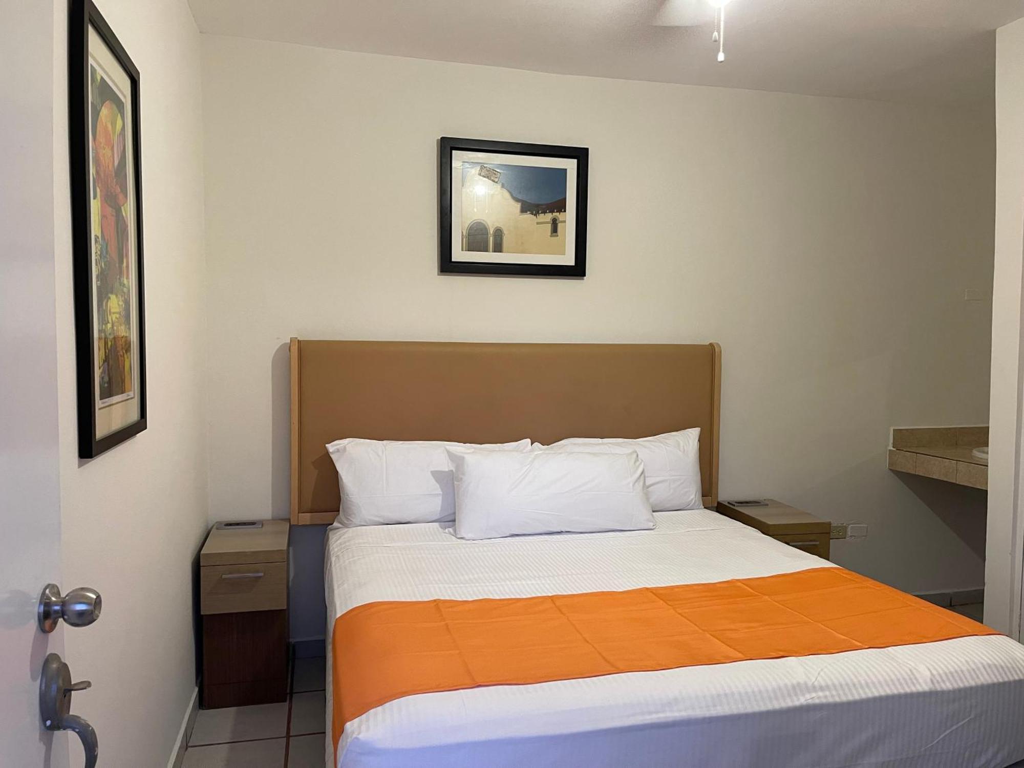 Hotel Las Palmas Ла Пас Екстериор снимка